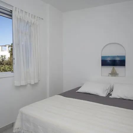 Aiolos With Private Veranda And Amazing Sea Views, Paros Vakantiehuis *